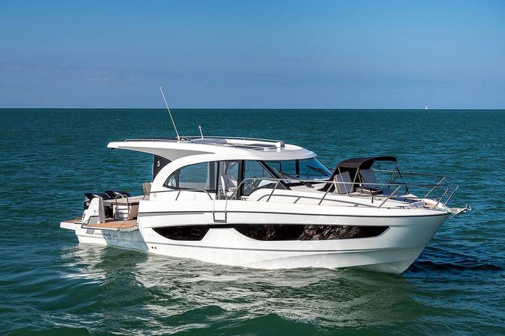 Boat for 2 people in England