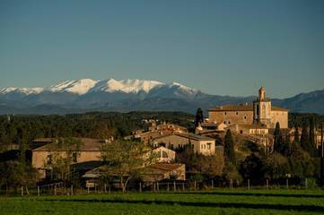 Location de vacances pour 28 personnes, avec terrasse ainsi que piscine et vue, animaux acceptés à Sant Mori