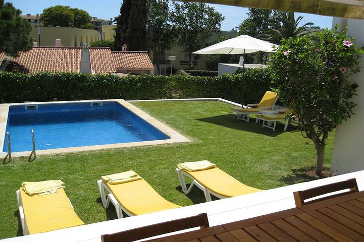 Villa für 6 Personen, mit Garten