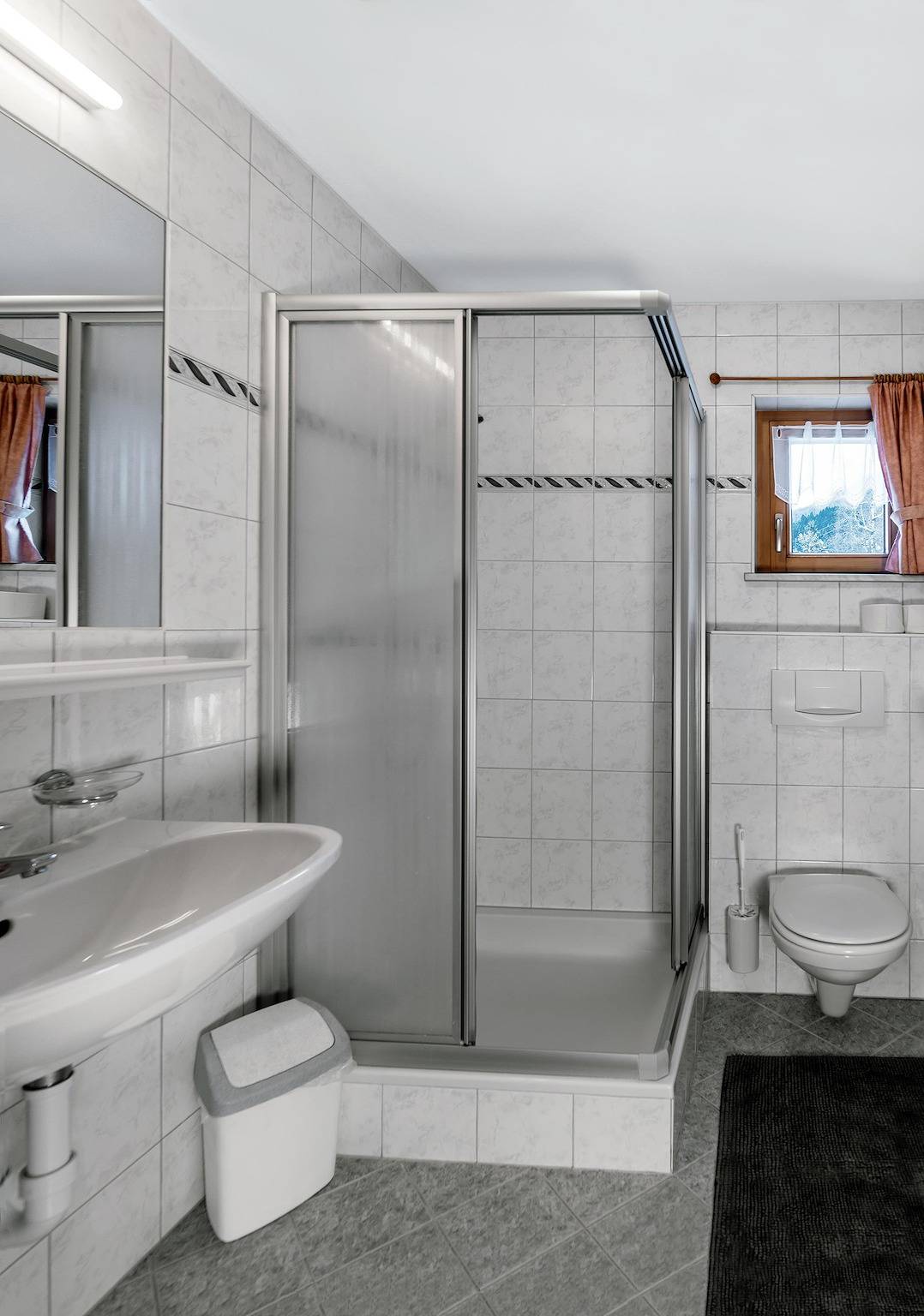 Ganze Ferienwohnung, Fewo 1 in Sonnenkopf, Dalaas