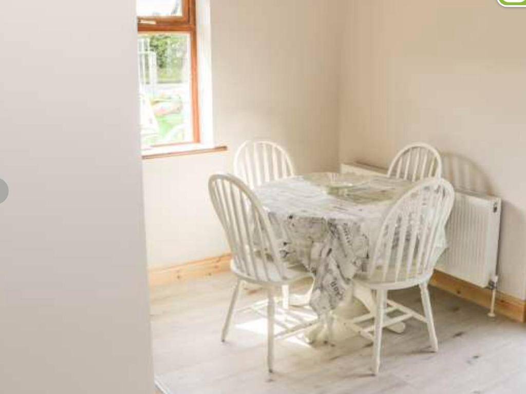 Ganze Wohnung, Cottage mit 2 Schlafzimmern und Reek View in Croaghpatrick ED, County Mayo
