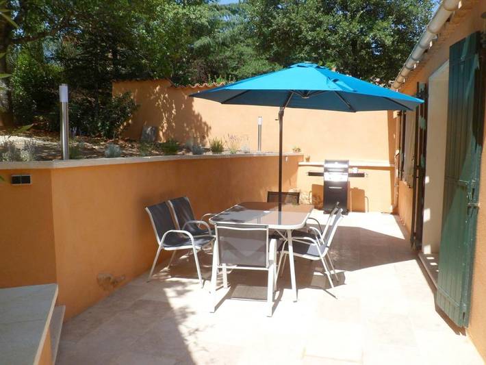 Location de vacances pour 4 personnes, avec piscine ainsi que jardin et vue à Roussillon - 2