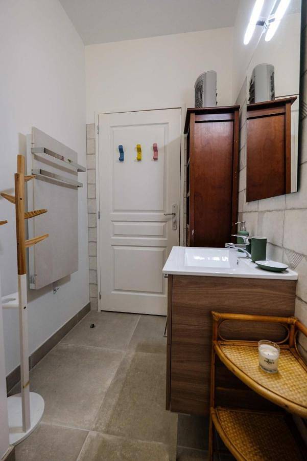 Gîte pour 3 personnes, avec balcon ainsi que jardin et vue à Bédarieux - 4