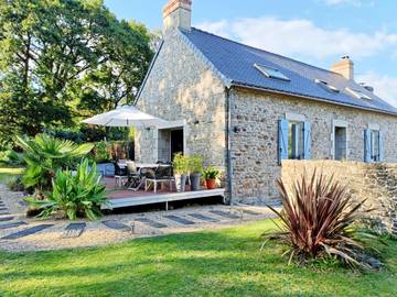 Gîte pour 6 personnes, avec terrasse ainsi que jacuzzi et jardin, animaux acceptés à Guidel