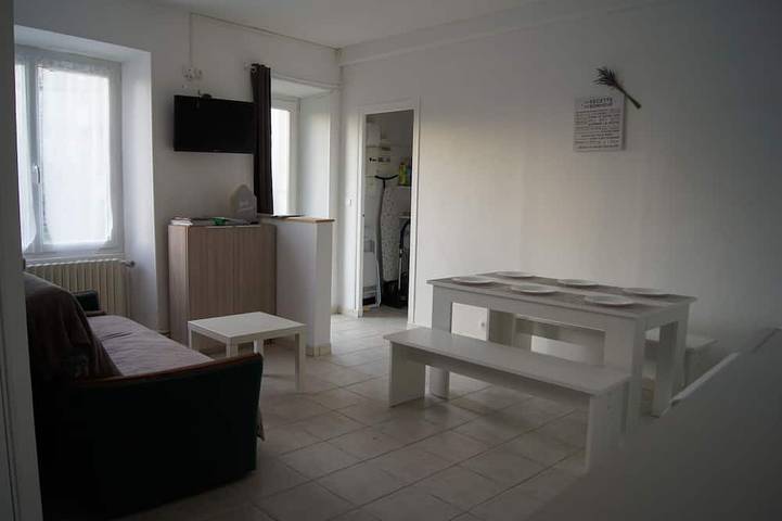 Location de vacances pour 6 personnes, avec balcon ainsi que piscine et jardin, animaux acceptés à Saint-Germain - 4