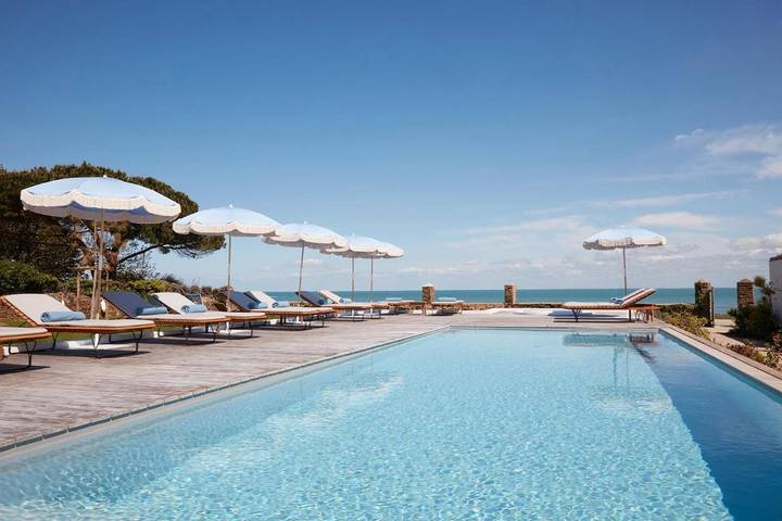 Hôtel pour 2 personnes, avec Terrasse et Jacuzzi ainsi que Jardin et Piscine à l' Île d'Yeu