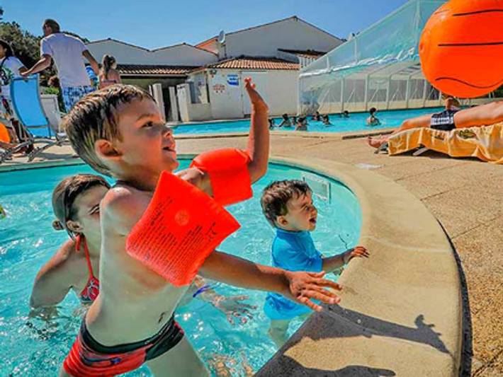 Camping pour 4 personnes, avec sauna à Saint-Georges-d'Oléron