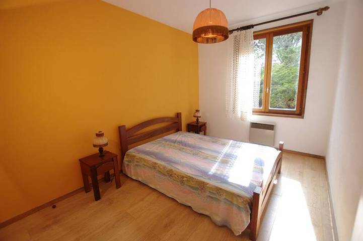 Gîte pour 5 personnes, avec terrasse et jardin à Valensole - 2