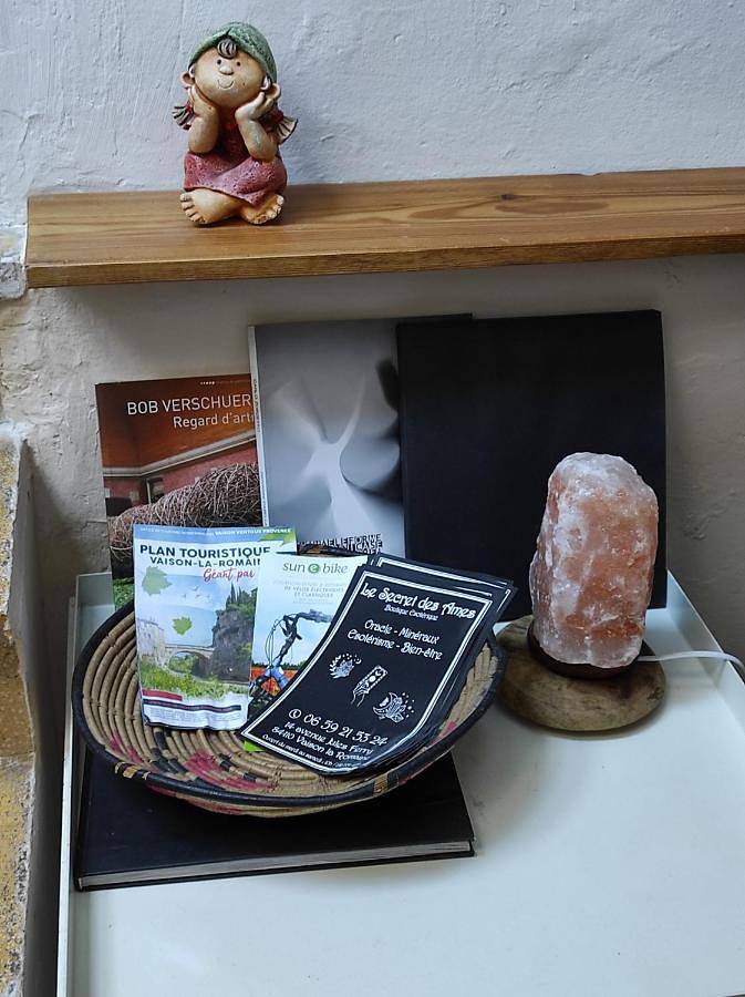 Appartement entier, Apartment with Balcony in Vaison-la-Romaine, Parc naturel régional du Mont-Ventoux