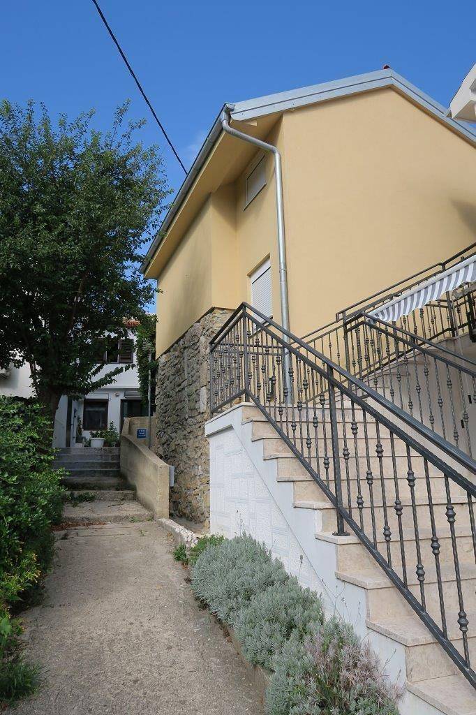 House in Baška with Private Parking in Baska, Krk (isla)