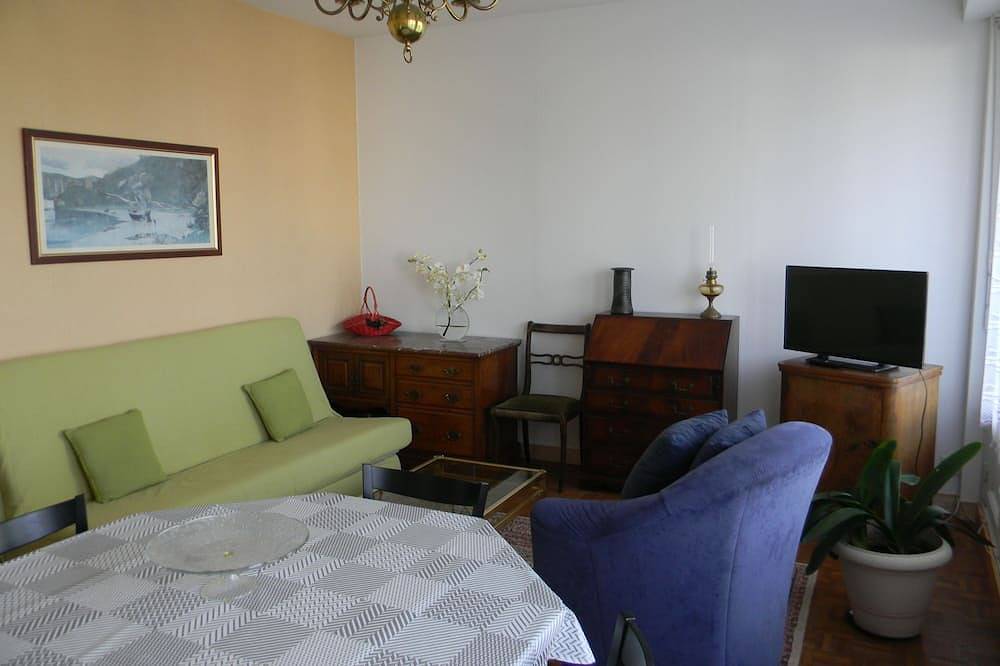Appartement entier, Un meublé à deux pas de la plage,d'Océanopolis et du jardin botanique. in Brest, Région de Brest