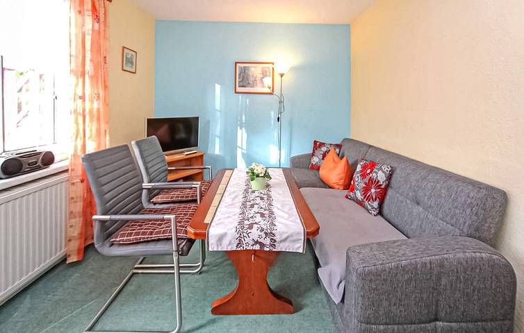 Ganze Ferienwohnung, Appartement am Strand mit Parkplatz und Terrasse in Mühl Rosin, Mecklenburgische Seenplatte