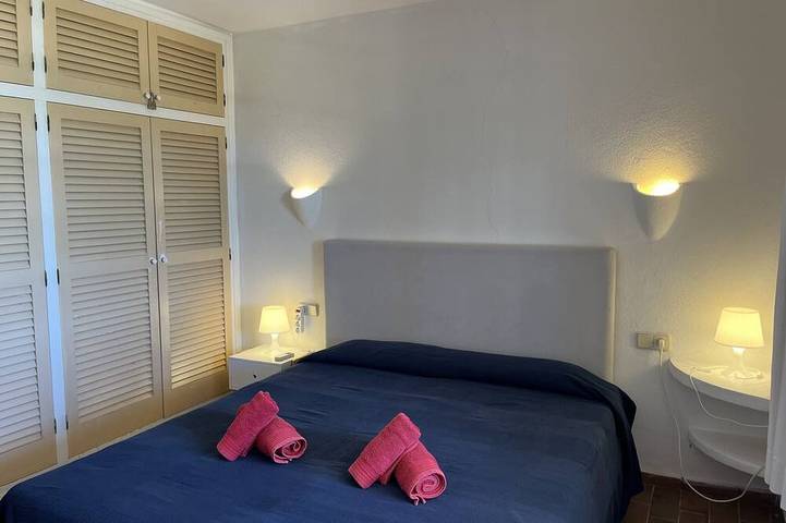 Entire apartment, Very front line stunning sea views near the beach in Fornells, Es Mercadal