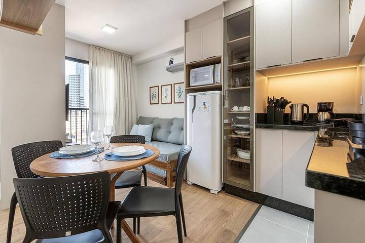 Casas e apartamentos de temporada para 4 pessoas, com balcão e jacuzzi em Curitiba