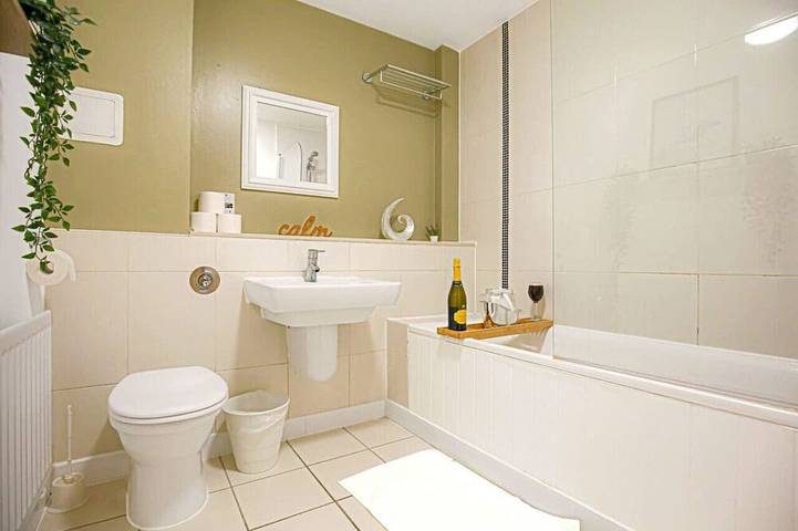Ganze Wohnung, Stylish Apartment • City Centre • Balcony • Free Parking • Self-Check-In • Yoko Property in Milton Keynes, Südostengland