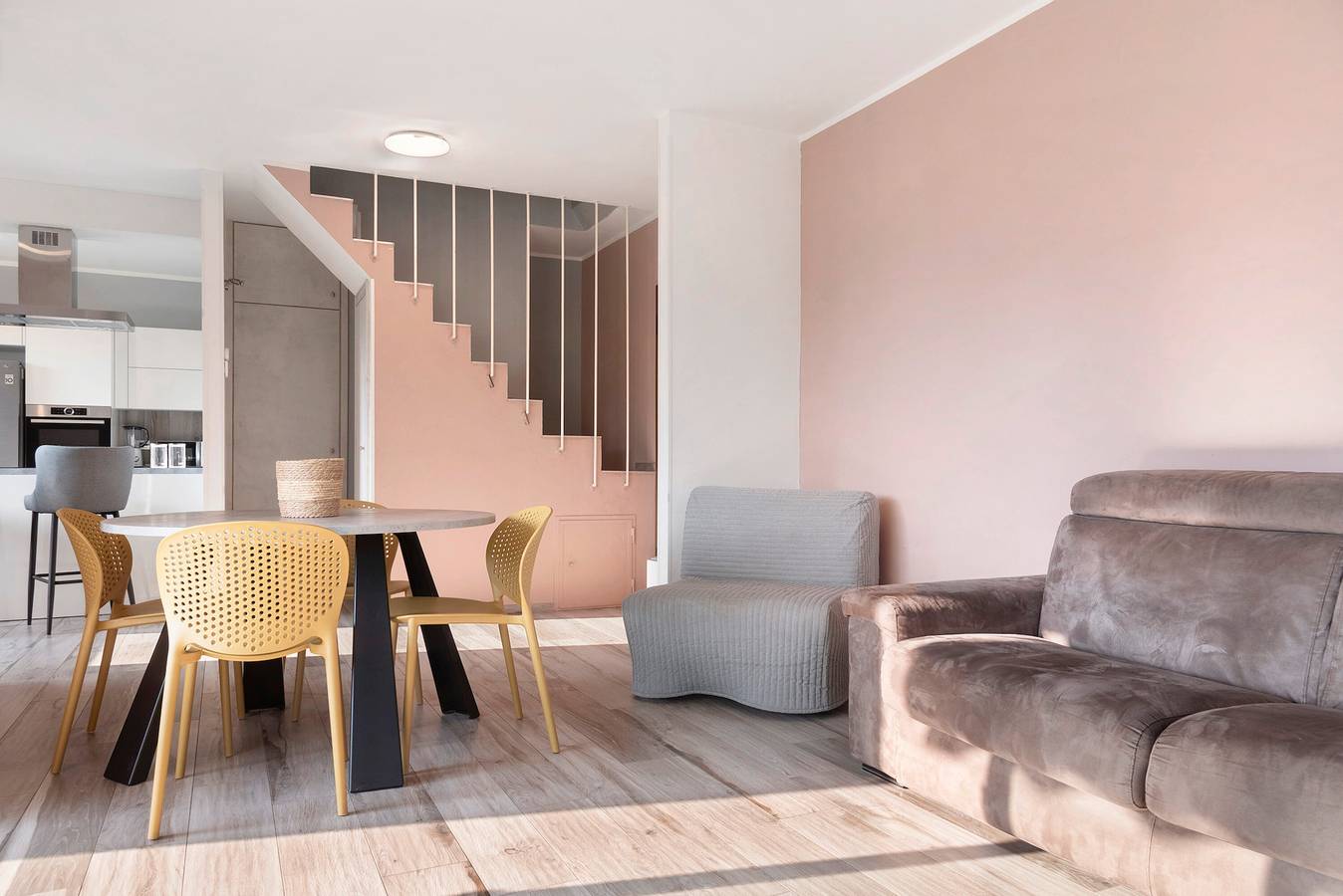 Entire apartment, Apartment 'Casa Palmy' with Mountain View, Wi-Fi and Air Conditioning in Intra (Verbania), Comune di Verbania