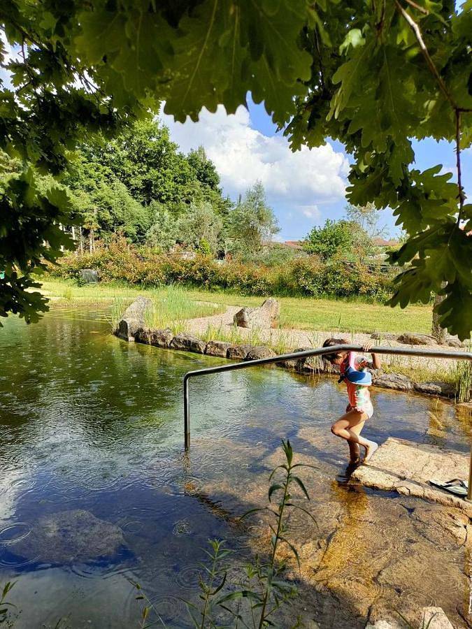 Location de vacances pour 4 personnes, avec piscine ainsi que vue et jardin, adapté aux familles à Mangualde