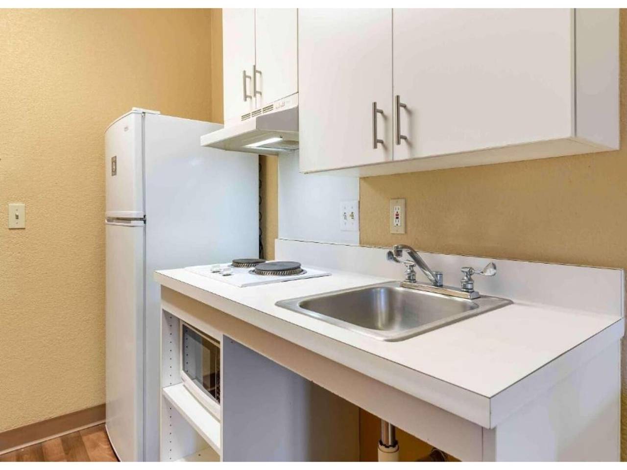 Ganze Wohnung, Studio 6 Sacramento|1 Queensize-Bett|barrierefrei | Dusche|Raucherzimmer|Küche in Sacramento, Sacramento County