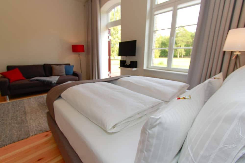 Ganze Wohnung, Ferienwohnung Zossen - Studio mit Zugang zur Bahnsteigterrasse in Jüterbog, Teltow-Fläming