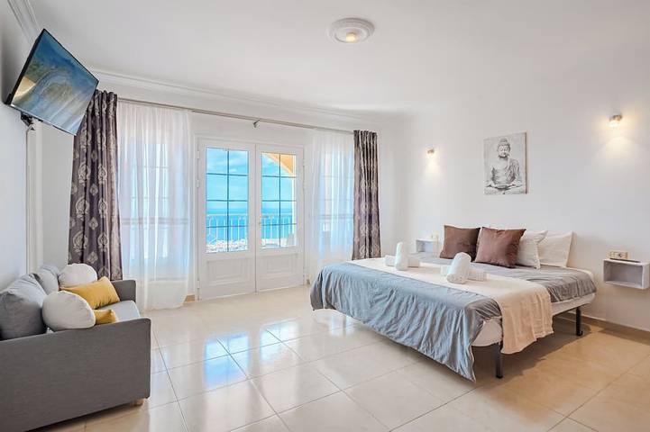 Gîte pour 15 personnes, avec jardin dans Los Menores - 2