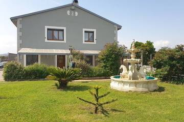 Gîte pour 4 personnes, avec piscine ainsi que terrasse et jardin à Villeneuve-lès-Maguelone