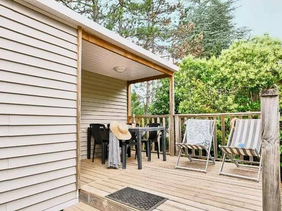 Camping Domaine des Chênes Blancs Pausado - Mobilhome 4 personas - Cosy Mobile-Home 3 Habitaciones 4 Personas Aire Acondicionado in Saint-Saturnin-lès-Apt, Parque natural regional del Luberon