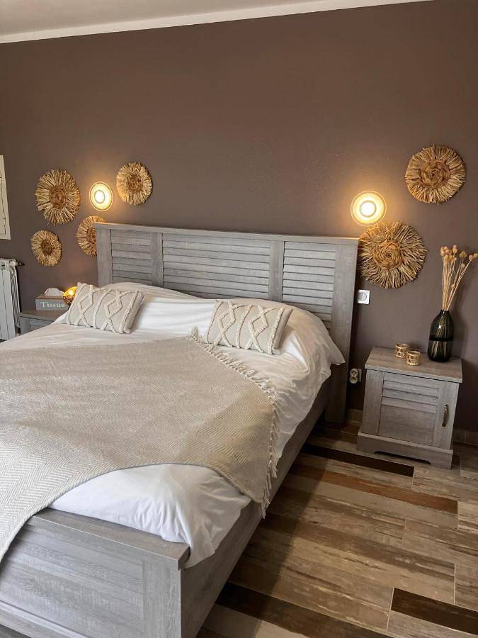 Location de vacances pour 2 personnes, avec piscine ainsi que vue et jardin à Bezouce - 4