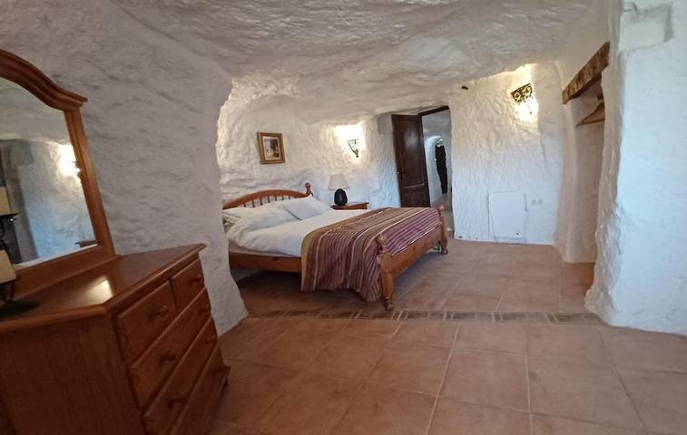 Chalet para 14 personas, con Balcón y Terraza además de Piscina y Vistas en Comarca de Baza - 3
