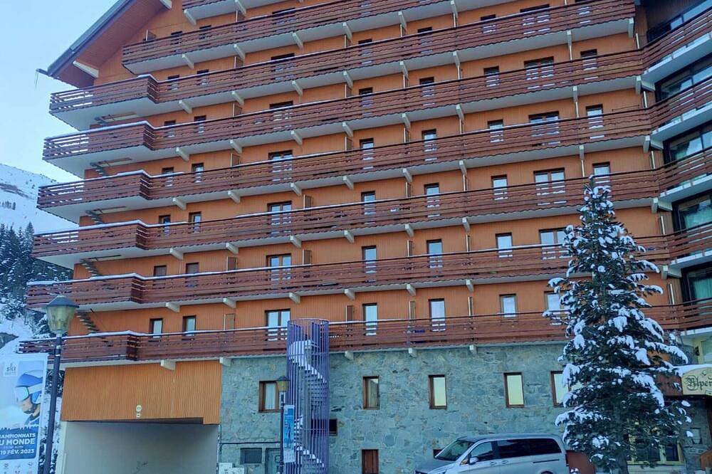 Apartamento entero, Estudio acogedor con balcón · A pie de pistas · Cerca del centro in Méribel-Mottaret, Les Allues