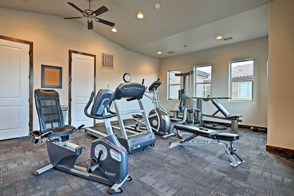 Luxuriöses Ferienhaus mit Party Deck & Whirlpool! in Santa Clara (UT), Zion Nationalpark