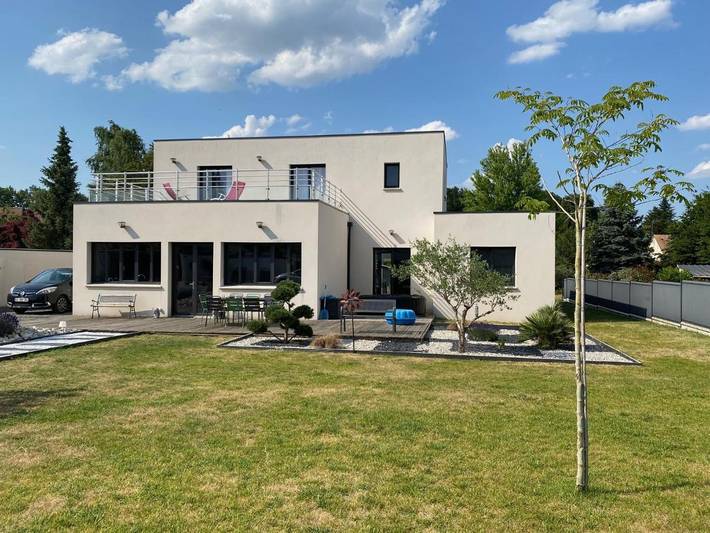 Location de vacances pour 8 personnes, avec jardin et jacuzzi, animaux acceptés à Changé - 2