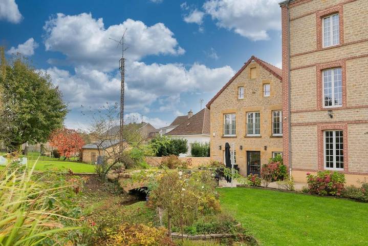 Gîte pour 2 personnes, avec jardin et terrasse à Douzy