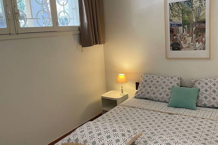 Ferienwohnung für 4 Personen, mit Terrasse und Garten in Porquerolles - 2