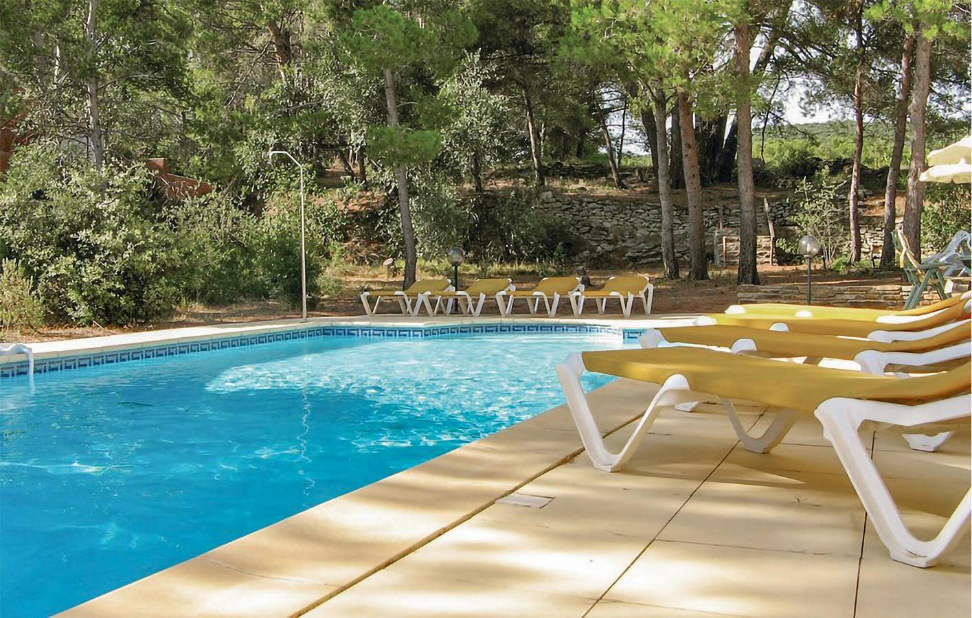 Charmant appartement de 140m2 avec parking, TV, piscine près de Cesseras in Cesseras, Région de Béziers