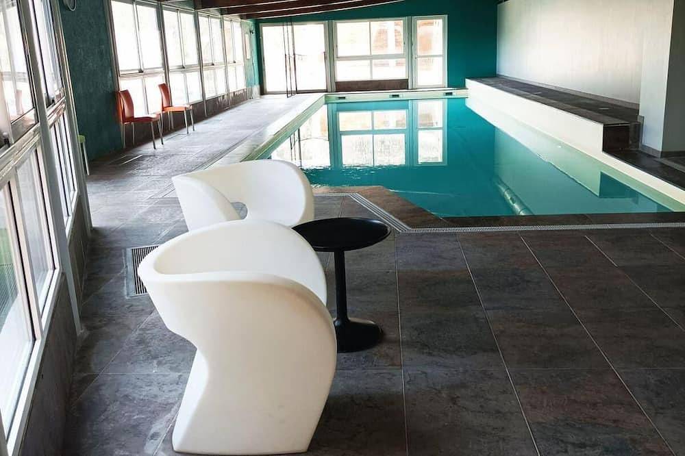 Ganze Wohnung, 1st floor, swimming pool, hammam, terrace, parking, tv, 27m², Pra Loup in Jausiers, Nationalpark Mercantour