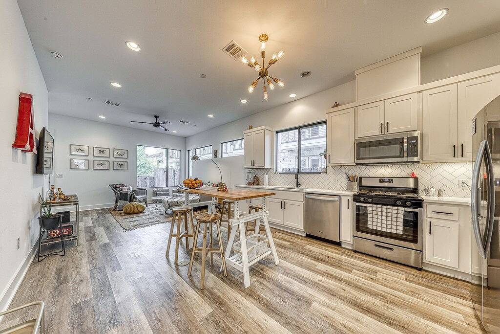 Ganze Wohnung, Familienfreundliche Wohnung, in der Nähe der Innenstadt, geschlossenen Hof und Hunde ok! in Austin, Travis County