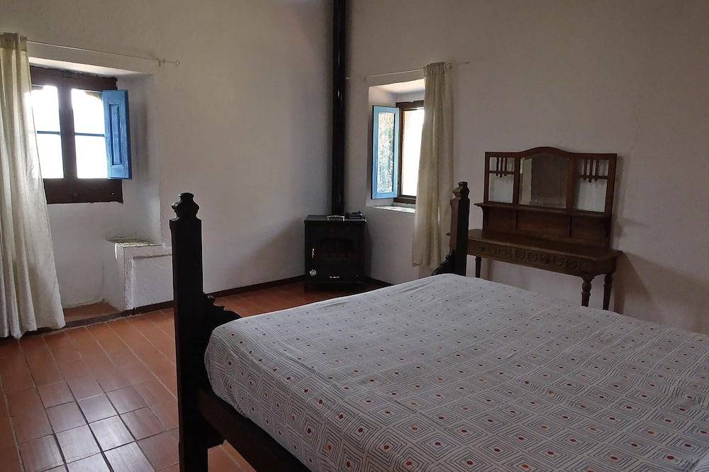 Isolated house with pool, 55 km from Barcelona. in Pineda de Mar, Costa del Maresme