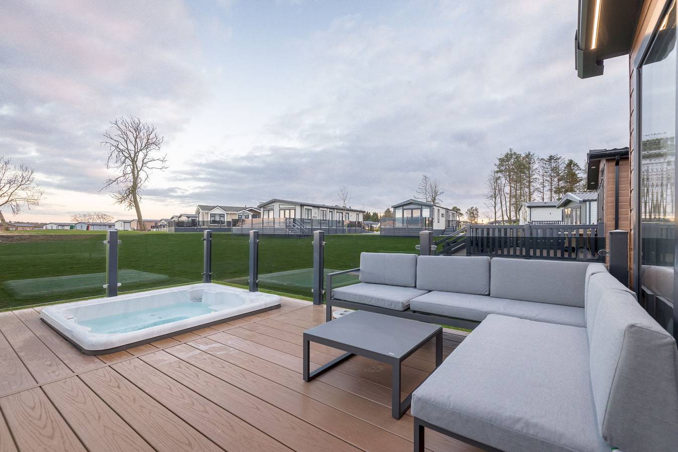 Lodge No 85 | Hot Tub | Stewart's Resort Cameron in Fife region
