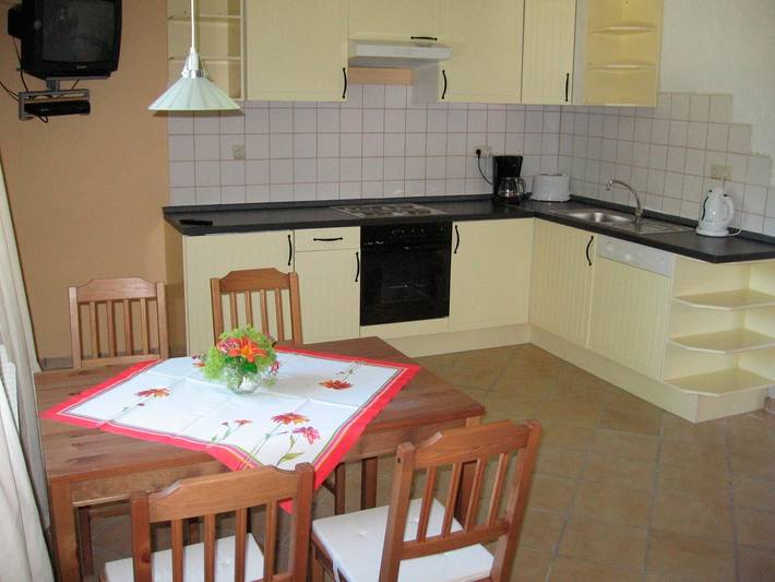 Ferienwohnung für 2 Personen, mit Terrasse und Garten in Wenkendorf - 4