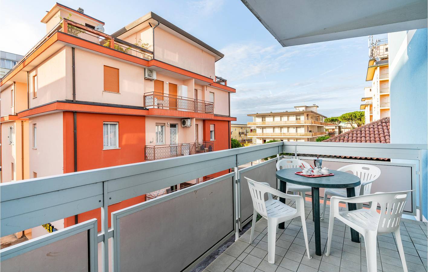 Ganze Ferienwohnung, Beachside 1BR Apartment w/ WiFi & Parking in Rosolina Mare, Polesine