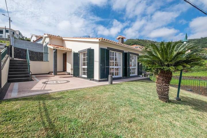 Casa de férias para 8 pessoas, com jardim e vista em Gaula