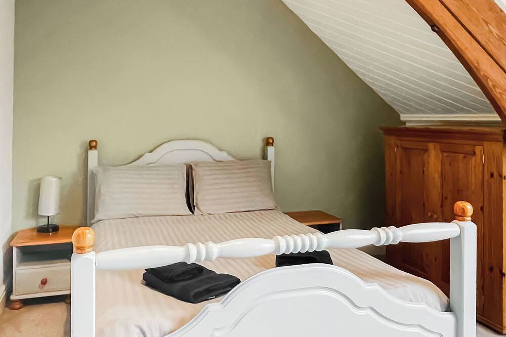 7 bedroom accommodation in Barras, near Kirkby Stephen in North Pennines AONB