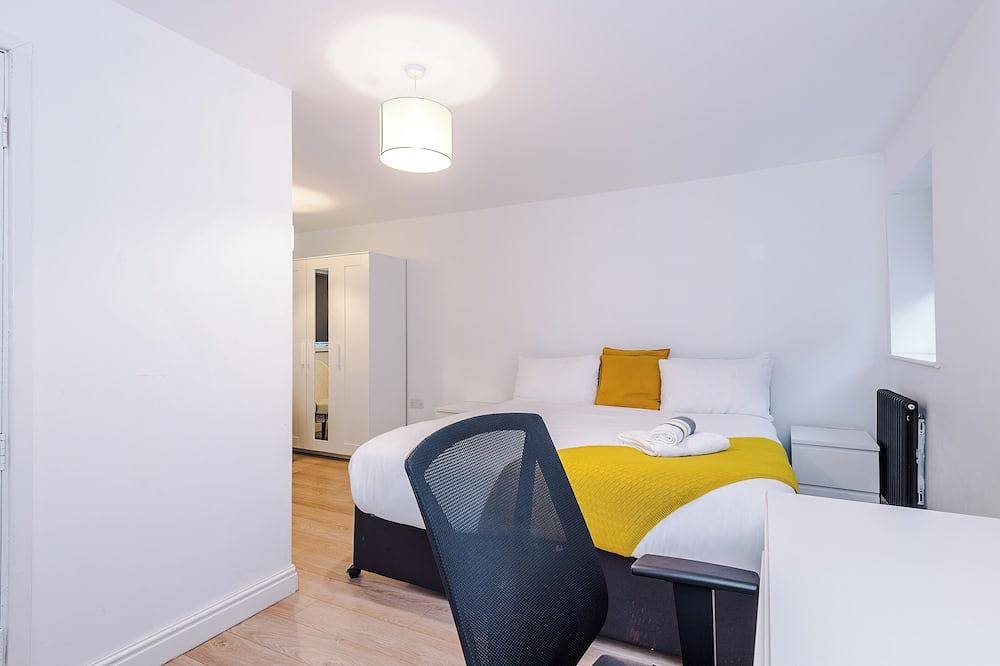 Spacious 5-Bed Home in Bolton — Built for Contractor Stays and Large Groups in Bolton (desambiguación), Gran Mánchester