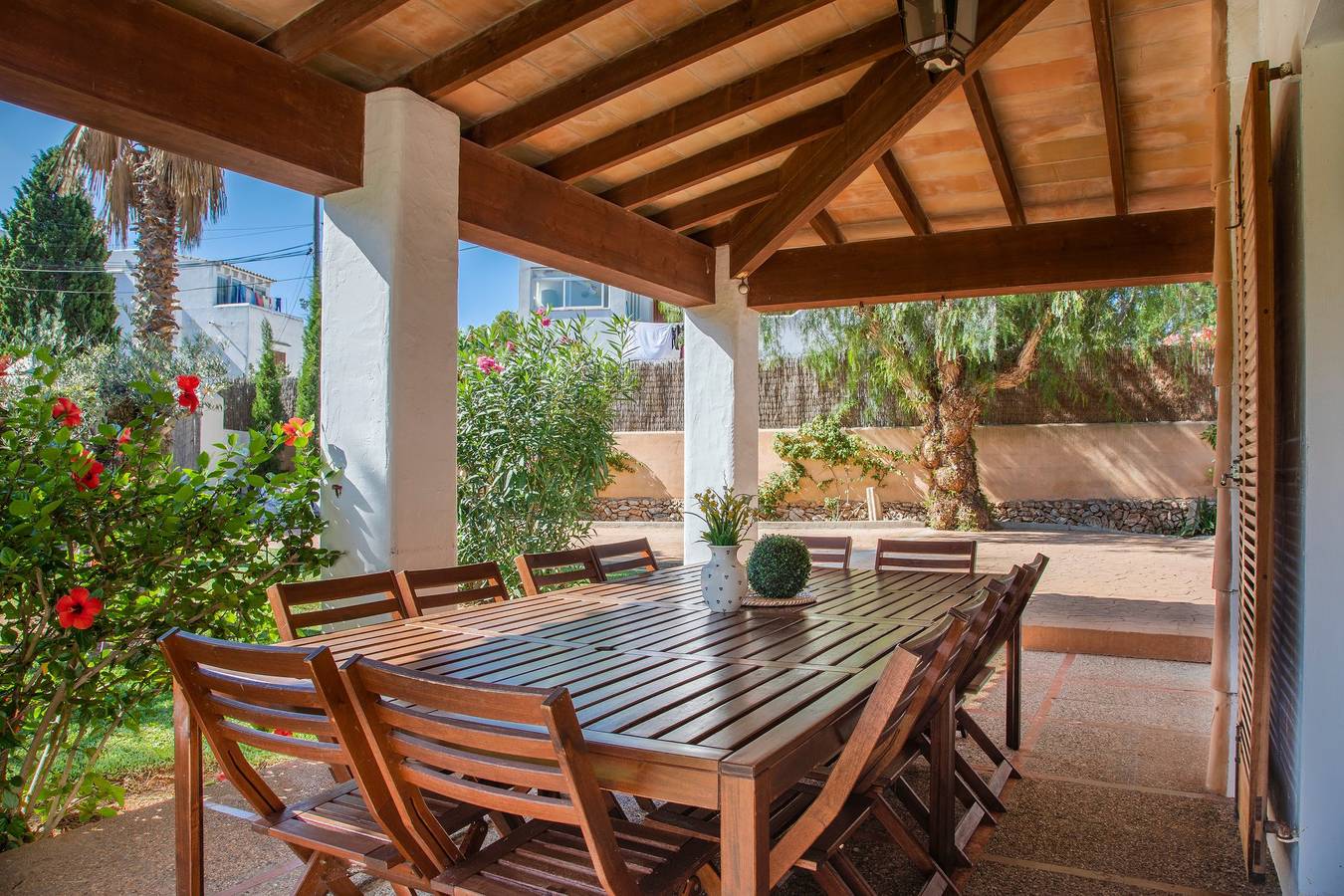 Luxury Cala D'or Villa | Villa Esmeralda Blanca | 6 Bedrooms | Pool Table | Short Walk to Resort Centre in Cala d'Or, Santanyí