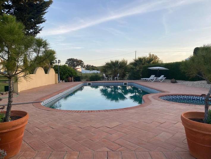 Location de vacances pour 4 personnes, avec piscine et jardin dans Ourique