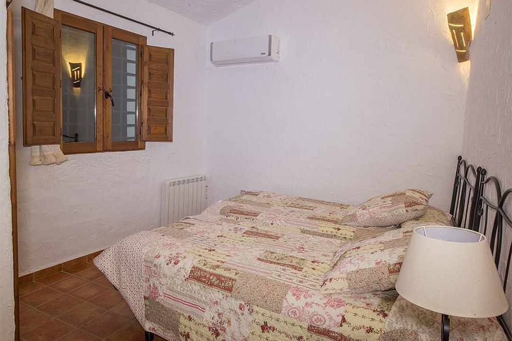 Casas Cueva El Mirador de Galera for 2 people in Galera, Geoparque de Granada