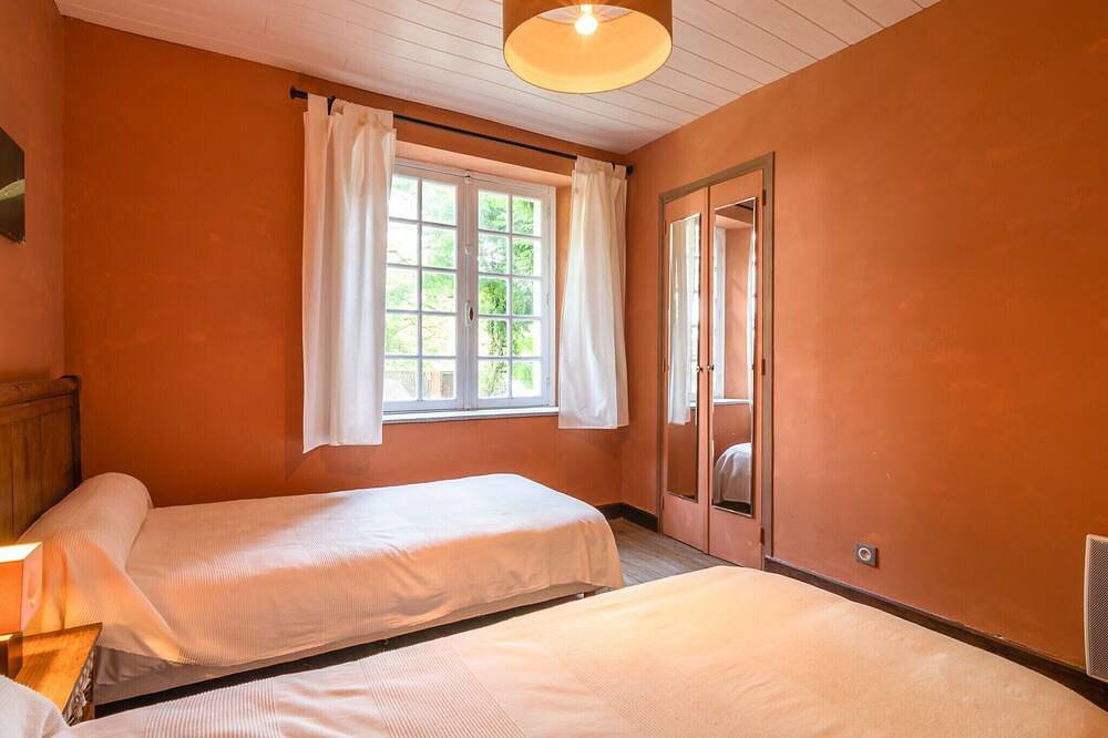 Steinhaus in St Denis mit Pool & Aussicht in Saint-Denis (Aude), Carcassonne und Umgebung
