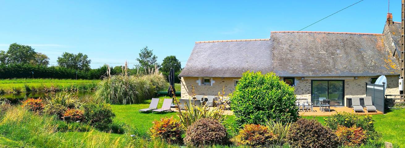 Gîte pour 7 personnes, avec Jardin dans Ampoigné