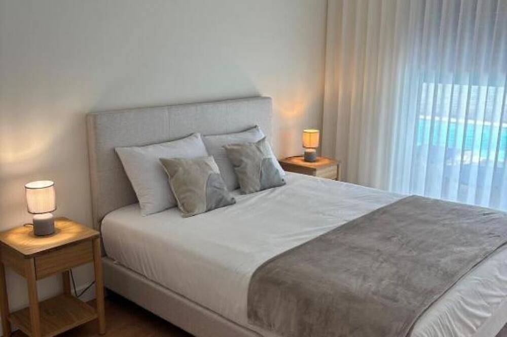 Holiday home with pool 15 minutes walk from the beach and 5 minutes from Aroeira golf course in Corroios, Halbinsel von Setúbal