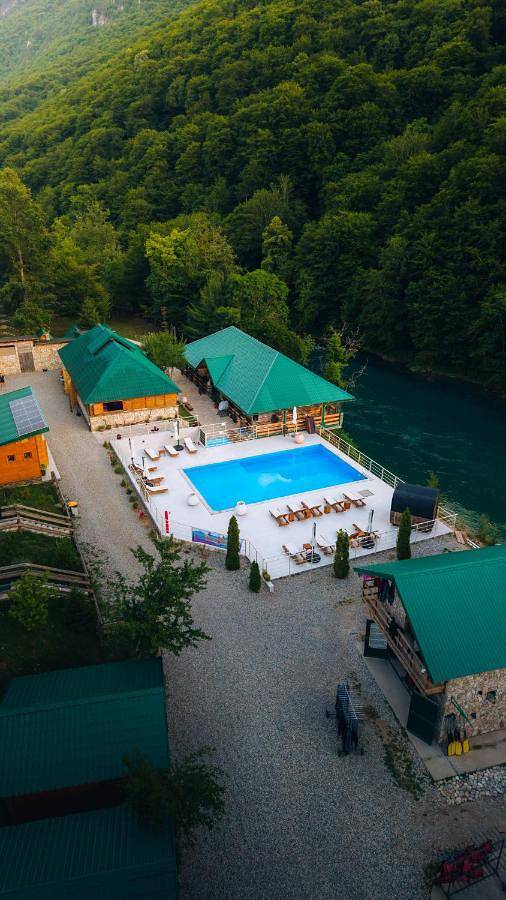 Kemping dla 3 osób, z Taras i Ogród oraz Basen i Sauna w Bośnia i Hercegowina